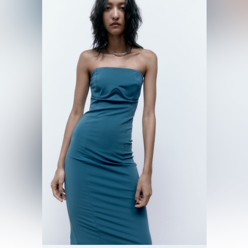 NWOT. Zara Strapless Midi Dress